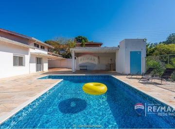Casa · 431m² · 4 Quartos · 8 Vagas · Casa térrea à venda com 04 quartos, sendo 02 suítes, perto do Lago