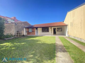 Casa · 120m² · 4 Quartos · 1 Vaga · Casa de Alvenaria em Perequê, com 4 dormitórios e Garagem