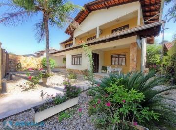Casa · 319m² · 4 Quartos · 2 Vagas · Casa Ampla e Aconchegante no Bairro Vila Nova, Blumenau!