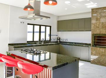 Casa · 300m² · 5 Quartos · 2 Vagas · Ampla casa com 5 suítes no Atami Norte em Ponta