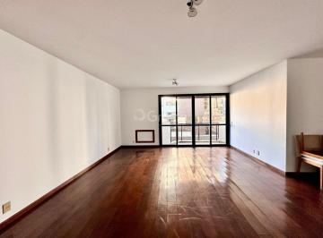 01 · Apartamento de 140m² com 4 quartos sendo 1 suíte no Centro