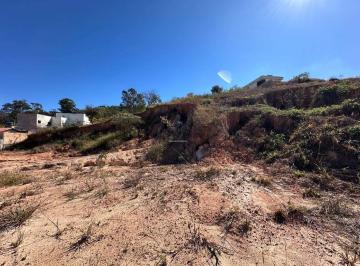 Terreno · 450m² · Lote na avenida principal do Tropical