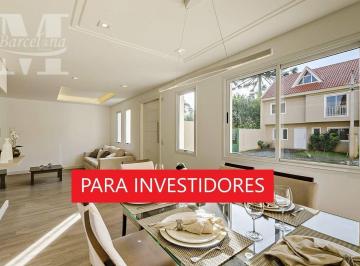 d7b8257e1e805c2b3c6d21a6951959f1c00ba413 · SOBRADO EM CONDOMÍNIO FECHADO, 3 QUARTOS, MOBILIADO