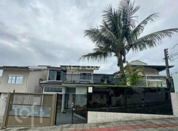 605d712b · Casa, 4 dormitórios, 272 m², em Itaguaçu