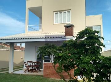 Foto 01 · Linda Casa à Venda no Centro de Itanhaém-SP: 4 Quartos, 2 Suítes, 3 Banheiros, 130m² de Área!