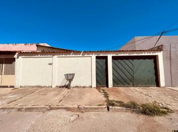 Foto 01 · QNM 21, LOTE DE 250M², DUAS CASAS INDEPENDENTES DE 2 QUARTOS  SOLTAS NO TERRENO