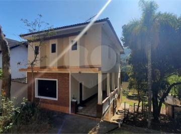 Casa · 253m² · 3 Quartos · 6 Vagas · Condomínio com 3 quartos à venda em Caraguatá - SP