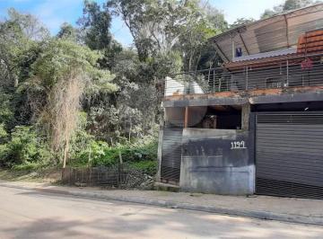 Casa · 321m² · 3 Quartos · 8 Vagas · Sobrado com 3 quartos à venda em Barreiro - SP