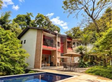 Imagem Principal · Casa em condomínio com 3 dormitórios, 01 suíte, garagem para 06 carros, área gourmet, piscina.