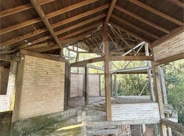 Casa · 270m² · 3 Quartos · 3 Vagas · Condomínio com 3 quartos à venda em Caraguatá - SP