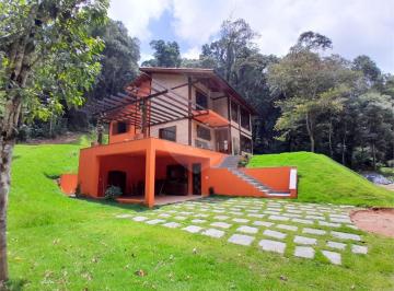 Casa · 200m² · 3 Quartos · 4 Vagas · Condomínio com 3 quartos à venda em Caraguatá - SP