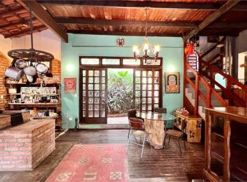 Casa · 197m² · 4 Quartos · 6 Vagas · Casa com 4 quartos à venda em Caraguatá - SP