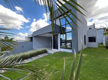 Casa · 140m² · 3 Quartos · 4 Vagas · Casa a venda no Walville