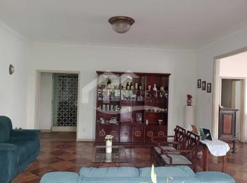 Apartamento · 243m² · 4 Quartos · 1 Vaga · Apartamento gigante, 4 quartos, colado na Praia de Copacabana