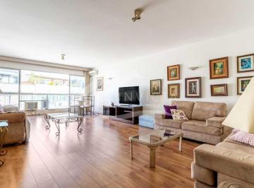 Apartamento · 170m² · 3 Quartos · 1 Vaga · Maravilhoso 3 quartos reformado em Copanema