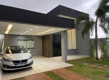 Casa de 3 quartos, Taguatinga · Linda Casa no 26 de setembro - cond frente pista - Alto Padrão - R$ 780 mil