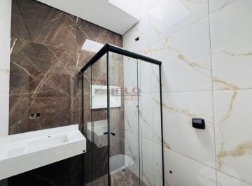 Casa · 100m² · 3 Quartos · 2 Vagas · Casa nova aconchegante e com quintal espaçoso.