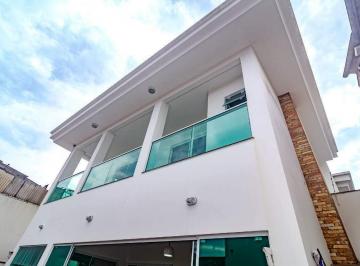 Casa · 284m² · 4 Quartos · 2 Vagas · Sobrado de luxo à venda no Centro de Balneário Camboriú