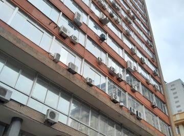 Comercial · 261m² · 8 Quartos · Salas com meio andar,para empresas ou órgãos públicos com 262,41m2 ,Centro