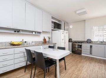 8726170a-0c77-413f-9f6f-6429c24de415 · Agradável apartamento para venda em República com 5 quartos, sendo 2 suítes, 294m²