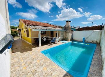 469949_iU44s59fw9nxR_46994965fc8bdfe4667.jpg · Casa térrea á venda com 58 m² área construída com 2(dois)quartos, pátio amplo com piscina e garagem