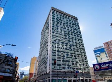 Apartamento · 140m² · 2 Quartos · 1 Vaga · Apartamento mobiliado, com suíte e 140 m² no Centr