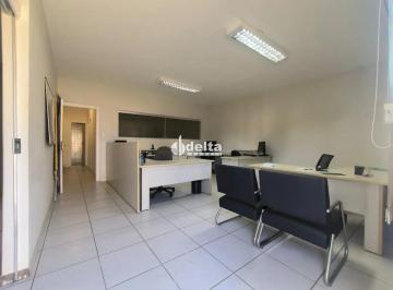 Comercial · 250m² · 4 Vagas · Casa Comercial disponível para locação e venda no bairro Cidade Jardim em Uberlândia-MG