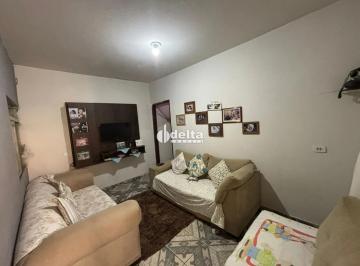 Casa · 250m² · 5 Quartos · 1 Vaga · Casa residencial disponível para venda no bairro Jardim das Palmeiras em Uberlândia-MG.