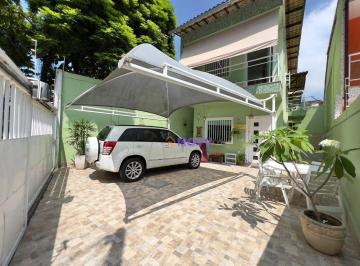 3bccbb36c00cd5106d196a8c8a9e77aab70edef7 · Casa com 4 dormitórios à venda, 232 m² por R$ 990.000 - São Francisco - Niterói/RJ