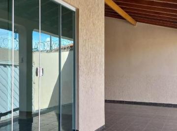 Casa · 160m² · 3 Quartos · 2 Vagas · Casa com 3 quartos à venda, Bairro Jardim Patrícia - Uberlândia/MG