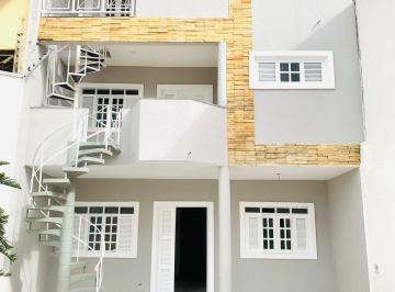 Casa de 5 quartos, Fortaleza · Casa solta triplex com 5 suites