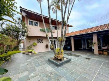 7d20d2ebd8a4d2846b5852b4e26151c80c24de08 · Sobrado maravilhoso próximo ao centro de Jacareí, no Jardim Siesta