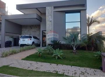 Casa · 235m² · 3 Quartos · 4 Vagas · "Casa Moderna em Alphaville: Conforto e Segurança"