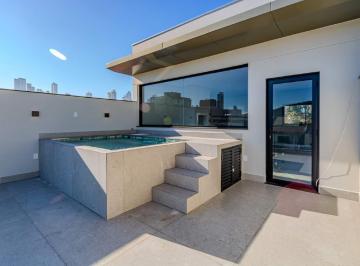 Casa · 247m² · 3 Quartos · 2 Vagas · Casa triplex a venda no centro de Balneário Camboriú