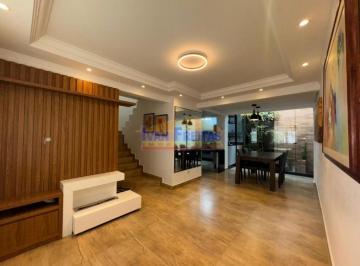 3926405820.jpg · Maravilhoso tríplex reformado e decorado, com excelente padrão de acabamento e móveis planejados!