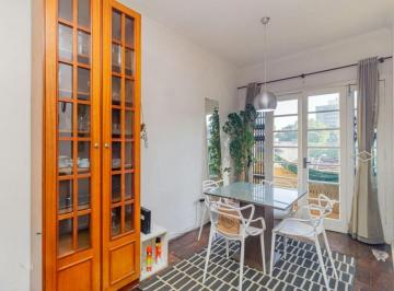 Apartamento · 87m² · 3 Quartos · Vende-se apartamento com 3 quartos, 87m² e sacada - Petrópolis
