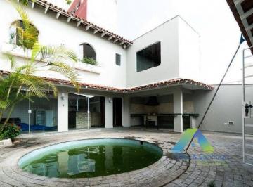 Casa · 638m² · 6 Quartos · 6 Vagas · Linda casa com 638m² no coração do Brooklin.