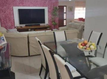 Casa · 390m² · 4 Quartos · 4 Vagas · Sobrado com 4 dormitórios, 4 banheiros e com piscina em Bosque da Saúde/SP!