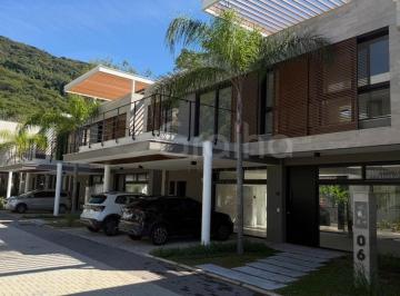 Casa · 284m² · 3 Quartos · Casa com 3 suítes no bairro Canto da Lagoa