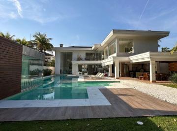 Casa · 800m² · 5 Quartos · 6 Vagas · Casa próxima ao SAJA à venda no Jardim Acapulco em Guarujá.