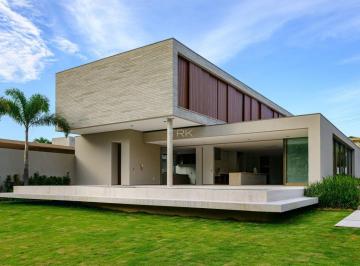 Casa · 700m² · 4 Quartos · 3 Vagas · Prazer, Shadi.