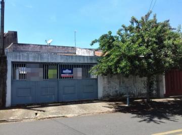 Casa · 180m² · 2 Quartos · 2 Vagas · Casa em Jardim das Oliveiras, Araçatuba/SP de 180m² 2 quartos à venda por R$ 200.000,00
