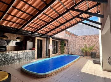 Casa · 200m² · 3 Quartos · 2 Vagas · Sobrado em Jardim Modelo, Suzano/SP de 200m² 3 quartos à venda por R$ 1.000.000,00