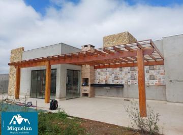 Casa · 210m² · 3 Quartos · 3 Vagas · Casa à venda, 210 m² por R$ 1.100.000,00 - Santa Isabel - Santa Isabel/SP
