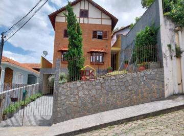 c36b533e67695f5054bd97af7e098bb1deb02b4c · Belíssimo imóvel, com 4 quartos, sendo 1 suíte, mais dependência de funcionária.s