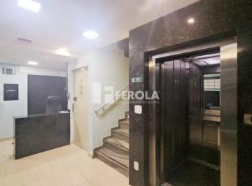 Apartamento de 2 quartos, Brasília · CRS 514 ANY 98224-8049 ARMARIO ELEVADOR SUITE ARCONDICIONADO HOSPITAIS COMERCIO