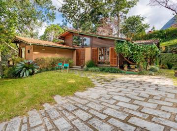 Casa · 220m² · 3 Quartos · 3 Vagas · Casa com 3 quartos em Araras, Petrópolis