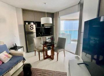 Apartamento · 45m² · 1 Quarto · 1 Vaga · Apartamento flat 1 dormitório. Fica tudo. 1 quadra da praia.