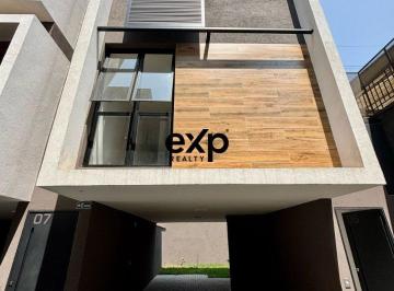 Casa · 163m² · 2 Quartos · 2 Vagas · Imagine morar em um condomínio fechado, com total segurança, a apenas 15 minutos da Avenida Faria Li
