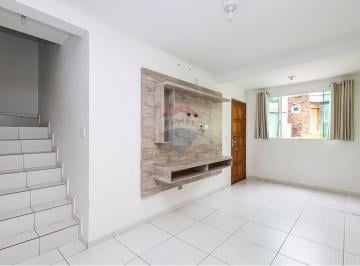Casa · 120m² · 3 Quartos · 2 Vagas · Sobrado à venda com 120m², 3 quartos, sendo 1 suíte, e 2 vagas de garagem por R$500.000,00, no Condo
